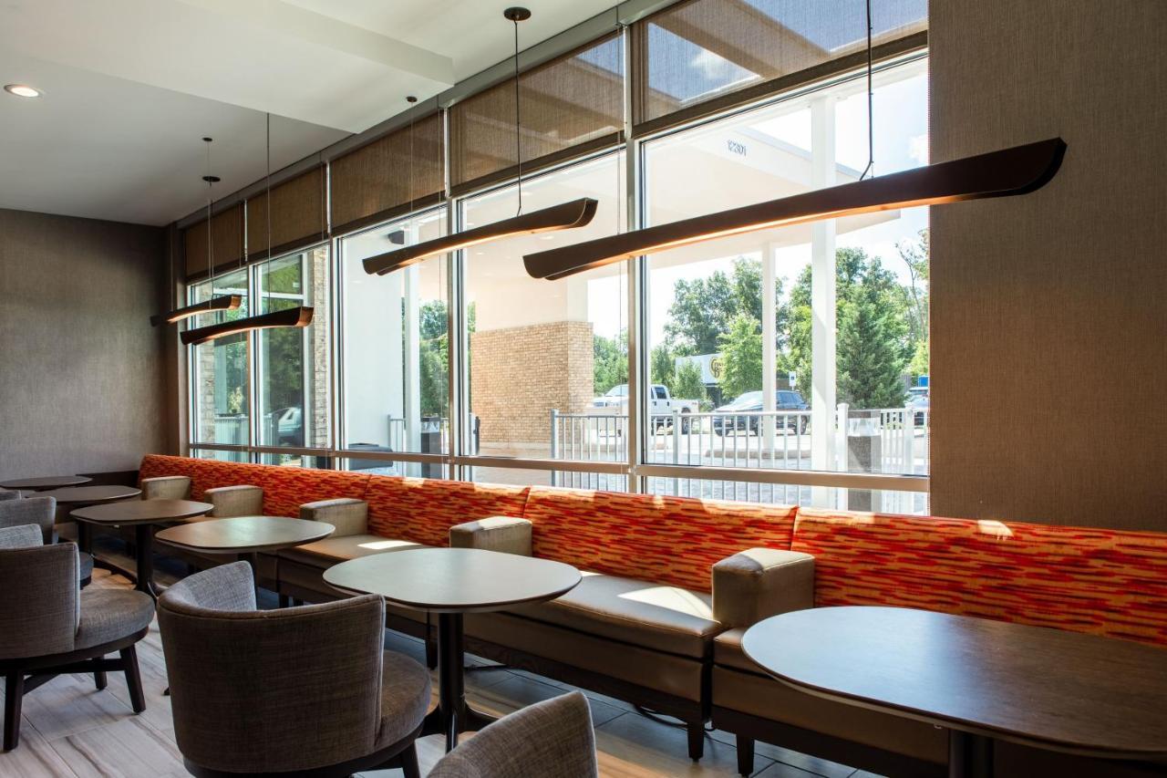 Springhill Suites By Marriott Chester Exterior photo